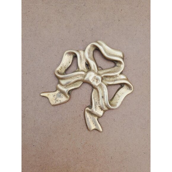 Vintage 1970s Ornate Brass Bow Wall Decor, Brass Ribbon with Patina, Girls Room - Picture 3 of 10